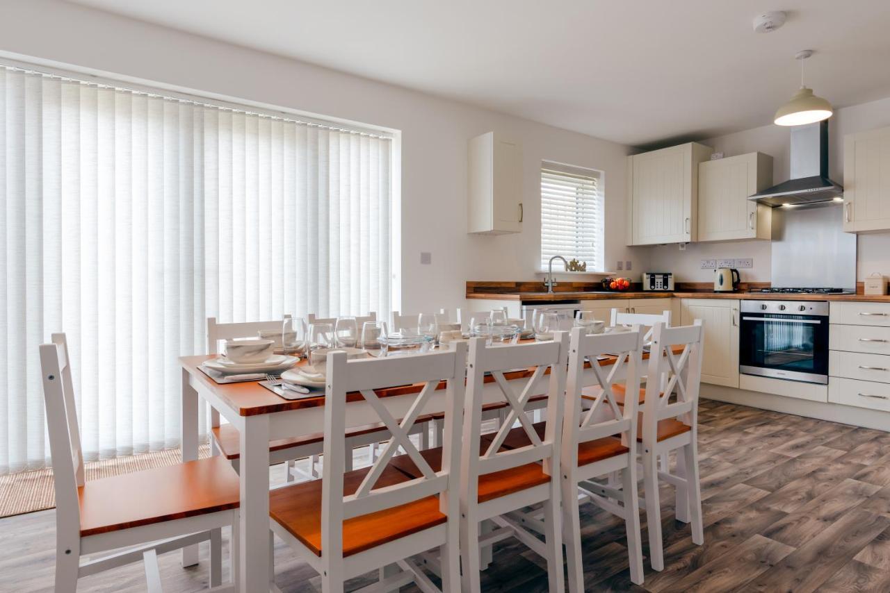 Oakley - Large, Elegant, Dog Friendly & Parking Villa Whitby Esterno foto