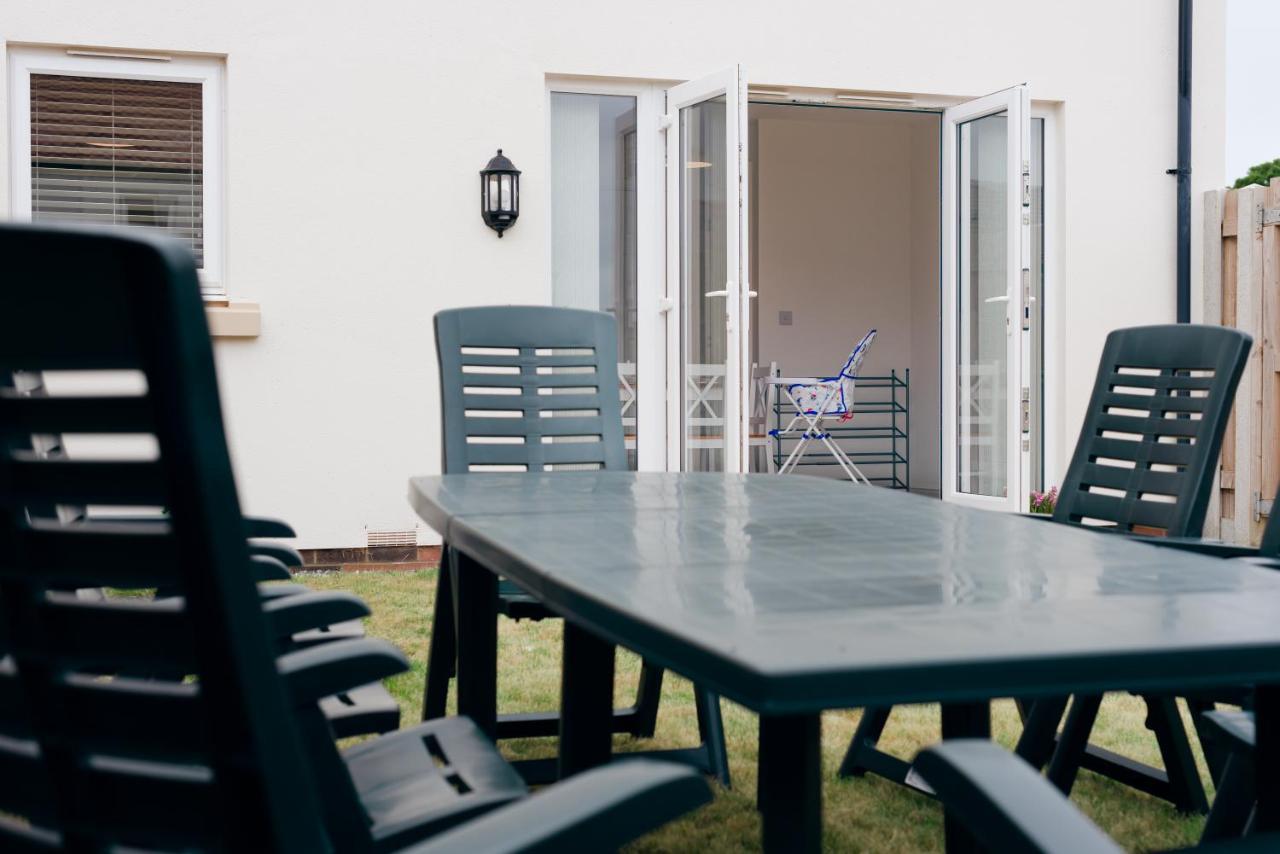 Oakley - Large, Elegant, Dog Friendly & Parking Villa Whitby Esterno foto