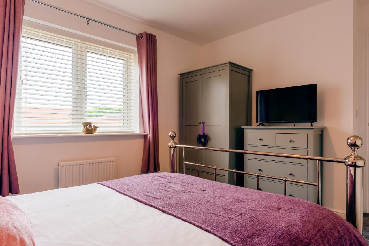 Oakley - Large, Elegant, Dog Friendly & Parking Villa Whitby Esterno foto