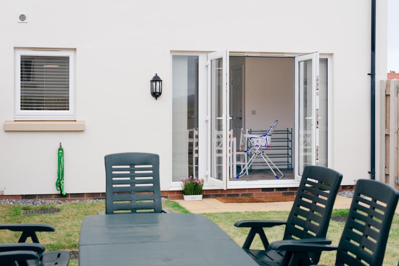 Oakley - Large, Elegant, Dog Friendly & Parking Villa Whitby Esterno foto