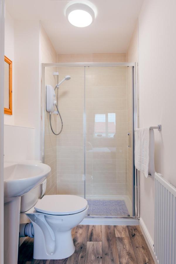 Oakley - Large, Elegant, Dog Friendly & Parking Villa Whitby Esterno foto