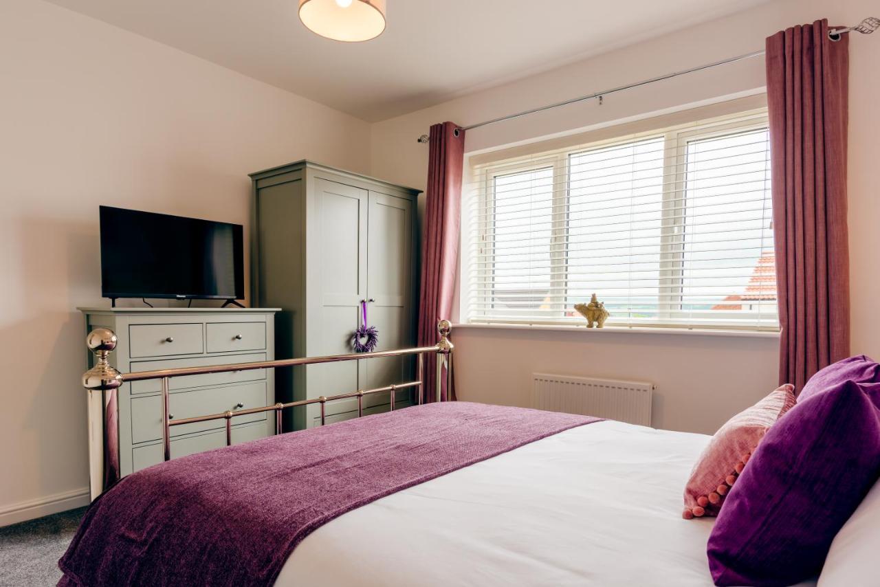 Oakley - Large, Elegant, Dog Friendly & Parking Villa Whitby Esterno foto